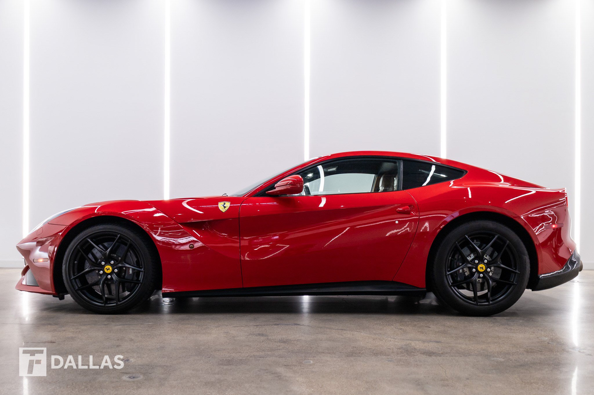 Used 2015 Ferrari F12 Berlinetta RWD image 1