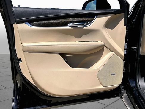 Used 2017 Cadillac XT5 FWD image 20