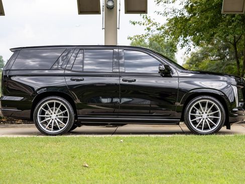 Used 2026 Cadillac Escalade Sport w/ Touring Package AWD/4WD image 8
