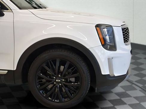 Used 2021 Kia Telluride SX w/ SX Prestige Package image 13