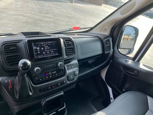Used 2024 RAM ProMaster 2500 w/ Convenience Group image 14