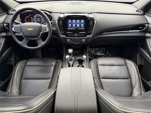 Used 2022 Chevrolet Traverse Premier image 16