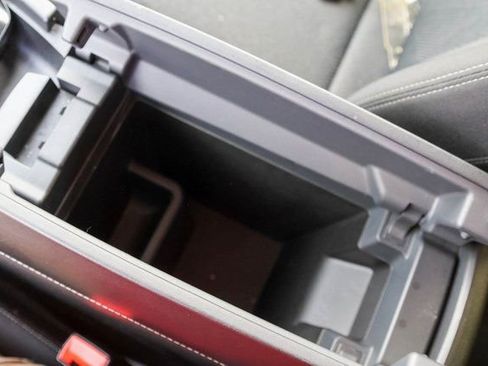 Used 2024 Nissan Rogue SV image 19