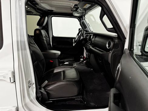 Used 2020 Jeep Wrangler Unlimited Sahara w/ Dual Top Group AWD/4WD image 20