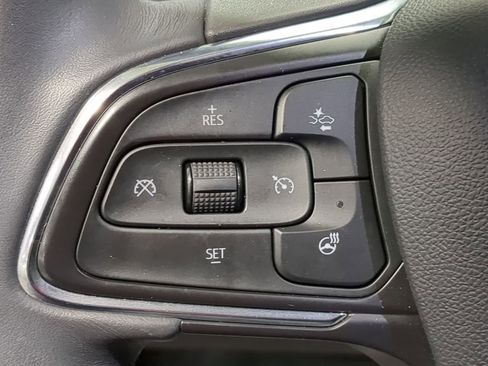 Used 2023 Buick Envision Essence image 36