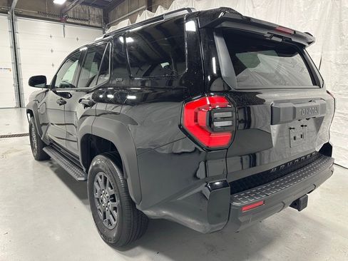 Used 2025 Toyota 4Runner SR5 image 5