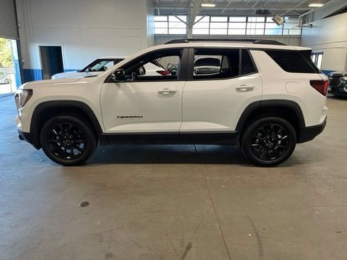 Used 2026 GMC Terrain Elevation w/ Elevation Premium Package FWD image 6