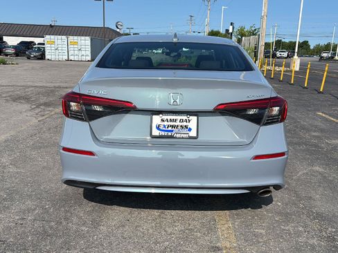 Used 2024 Honda Civic Sport image 6