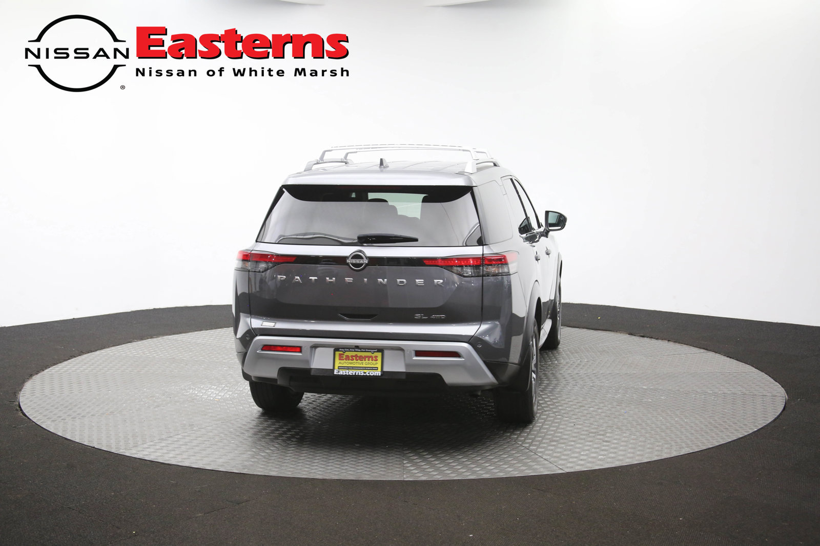 Used 2024 Nissan Pathfinder SL AWD/4WD image 41