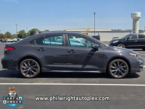 Used 2026 Toyota Corolla SE FWD image 2
