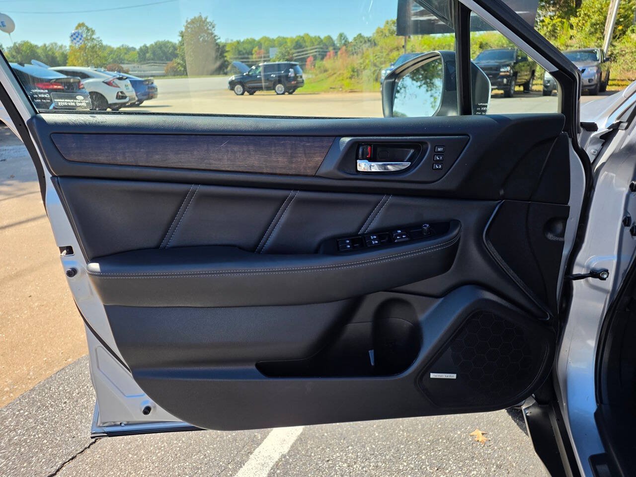 Used 2019 Subaru Outback 2.5i Limited AWD/4WD image 14