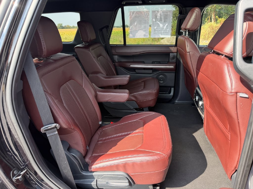 Used 2024 Ford Expedition Limited AWD/4WD image 28