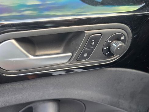 Used 2013 Volkswagen Beetle 2.0T image 13