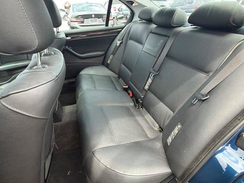 Used 2004 BMW 325i Sedan RWD image 8