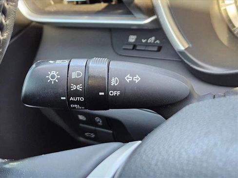 Used 2023 Toyota Highlander XLE image 13