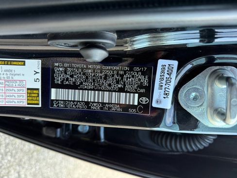 Used 2017 Toyota Prius Two w/ Carpet Mat Package image 23