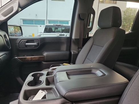 Used 2020 GMC Sierra 1500 SLE w/ SLE Value Package image 40