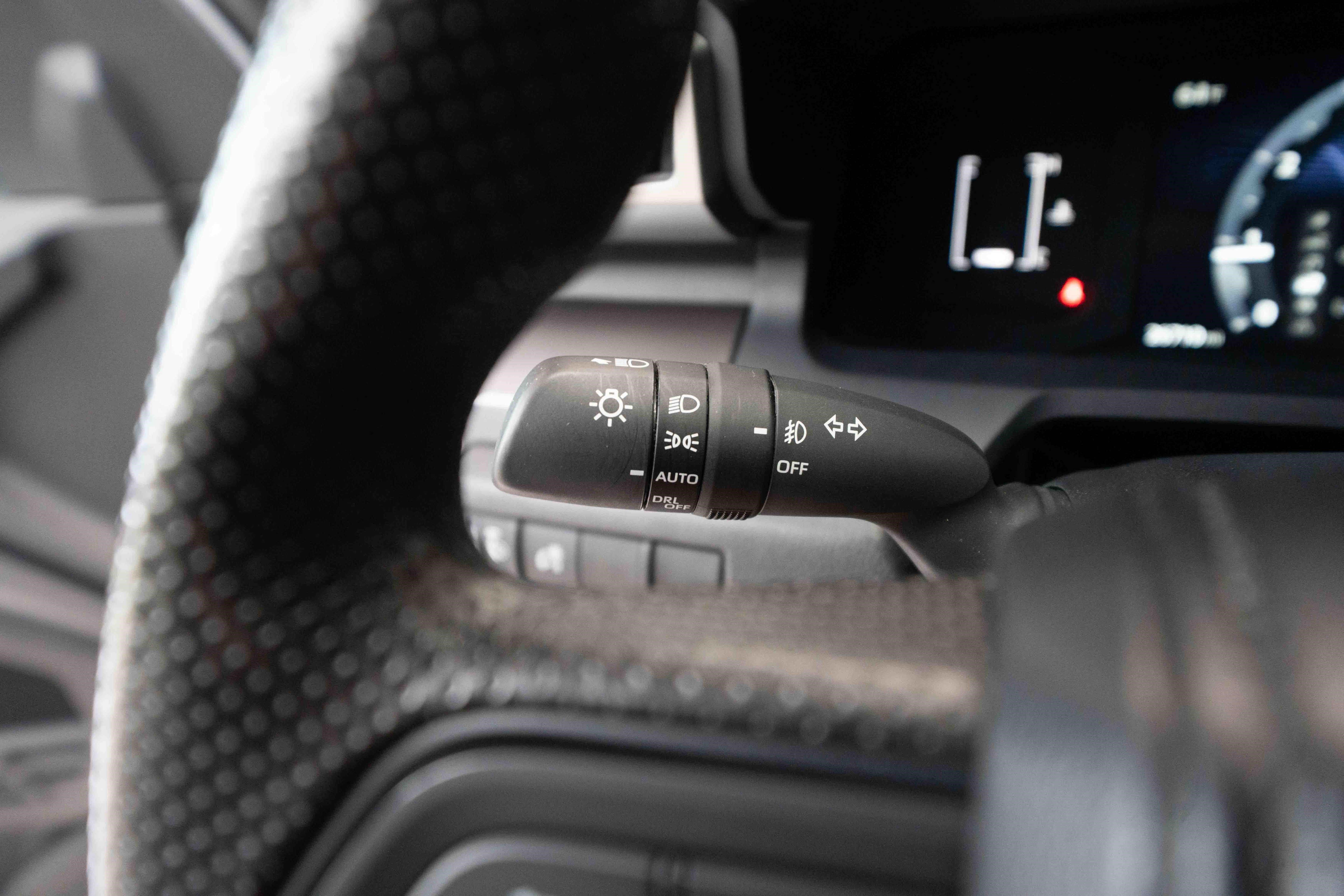 Used 2024 Toyota Tacoma SR5 AWD/4WD image 13