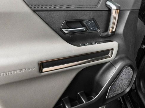 New 2025 GMC Hummer EV 3X w/ LPO, Illumination Package image 5