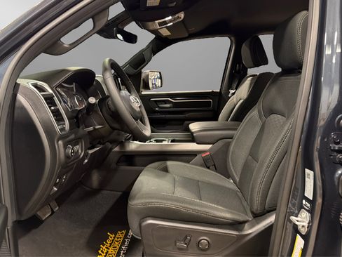 Used 2025 RAM 1500 Big Horn AWD/4WD image 17