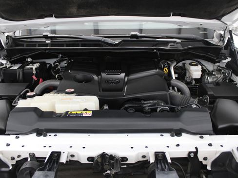 Used 2022 Toyota Tundra SR5 w/ Convenience Package RWD image 10