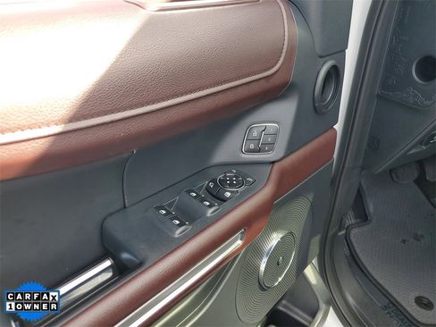 Used 2023 Ford Expedition Limited image 23