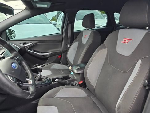 Used 2017 Ford Focus ST FWD image 18