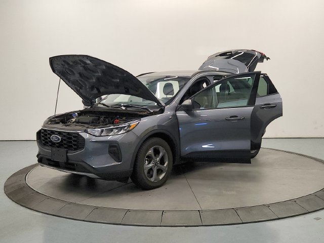 Used 2025 Ford Escape ST-Line FWD image 11