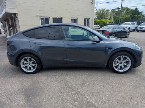 Used 2023 Tesla Model Y Long Range AWD/4WD image 8