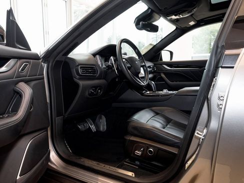 Used 2021 Maserati Levante S GranSport image 22