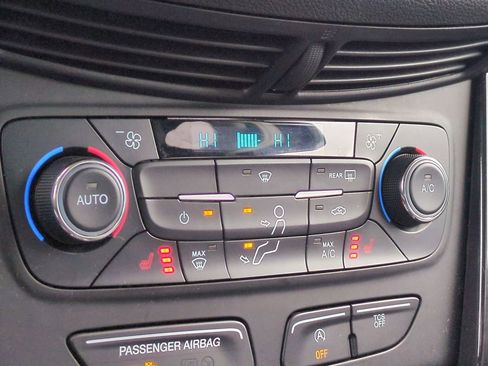 Used 2017 Ford Escape SE w/ Equipment Group 201A image 33