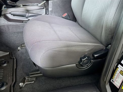 Used 2016 Toyota Tacoma TRD Sport image 19