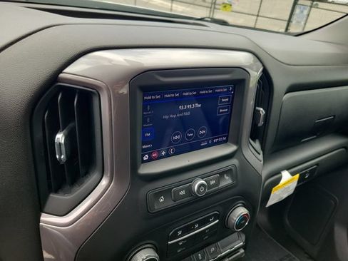 Used 2020 Chevrolet Silverado 1500 Custom w/ Custom Value Package AWD/4WD image 26