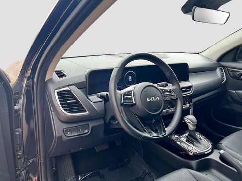 Used 2024 Kia Seltos EX AWD/4WD image 9