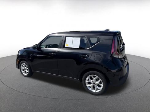 Used 2025 Kia Soul LX w/ LX Technology Package image 9