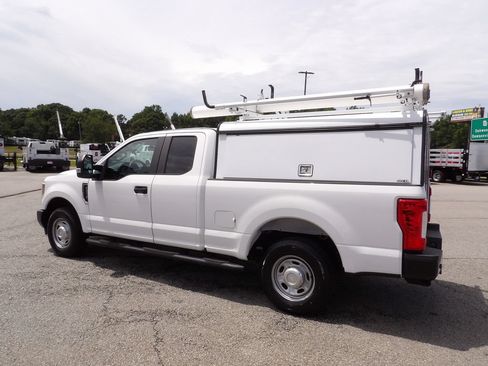 Used 2019 Ford F250 XL w/ Power Equipment Group RWD image 4