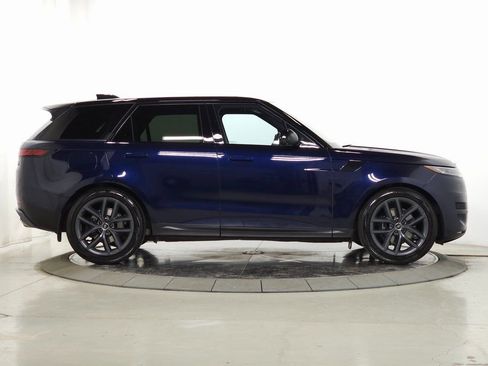 Used 2023 Land Rover Range Rover Sport SE image 9