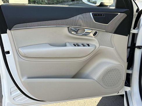 Certified 2025 Volvo XC90 B6 Plus w/ Protection Package Premier image 15