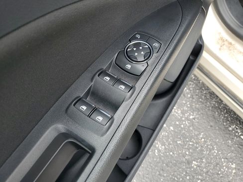 Used 2019 Ford Fusion SE FWD image 15