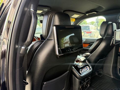 Used 2018 Lincoln Navigator Select w/ Cargo Package AWD/4WD image 15