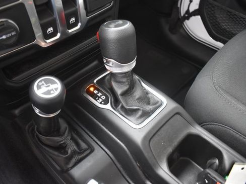 Used 2021 Jeep Wrangler Sport S image 25