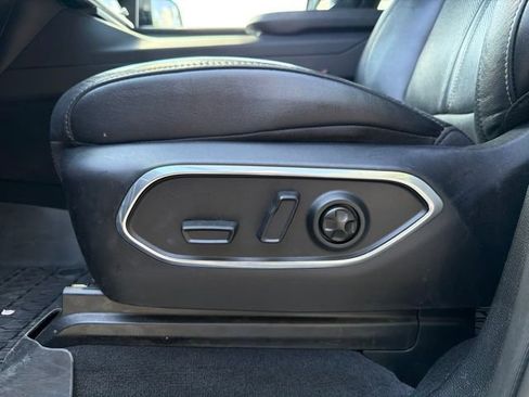 Used 2024 Jeep Wagoneer Series II w/ Flexible Seating Group RWD image 20