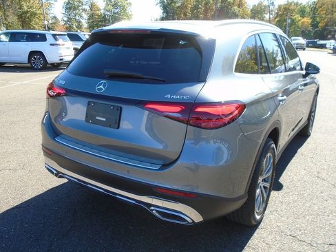 Used 2023 Mercedes-Benz GLC 300 4MATIC image 2