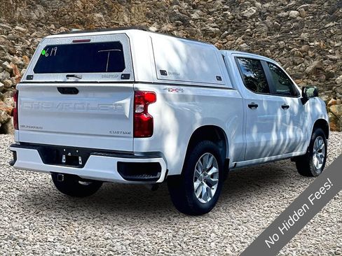 Used 2023 Chevrolet Silverado 1500 Custom AWD/4WD image 2