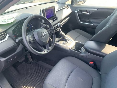 Used 2025 Toyota RAV4 XLE AWD/4WD image 11