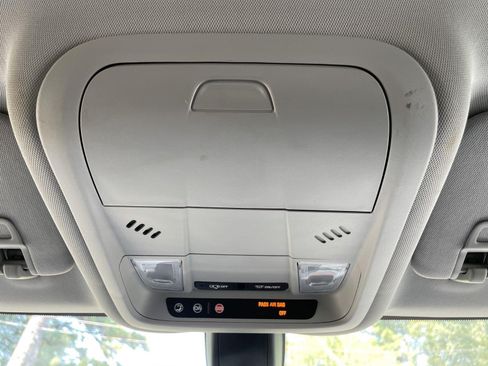 Used 2019 Chevrolet Equinox LT FWD image 30