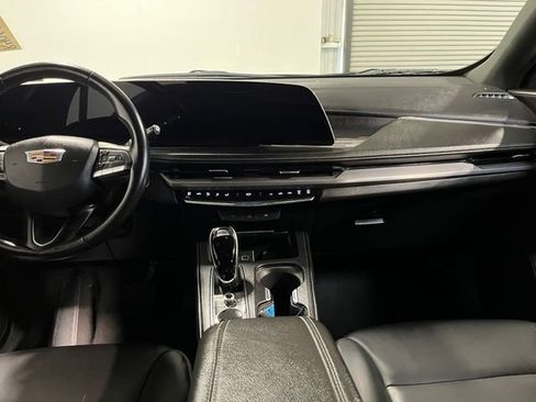 Used 2025 Cadillac XT4 Premium Luxury FWD image 20