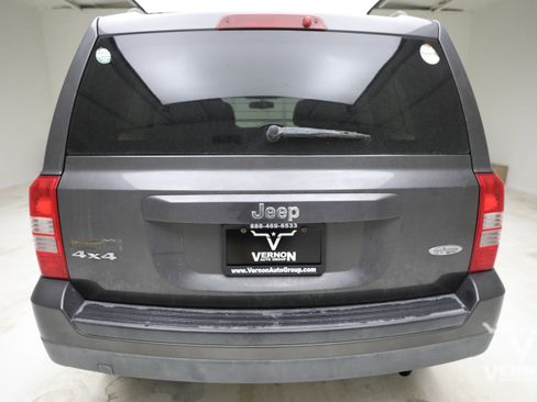 Used 2015 Jeep Patriot High Altitude image 3