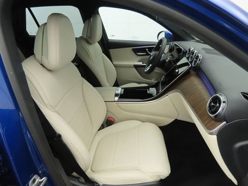 Certified 2025 Mercedes-Benz GLC 300 image 21