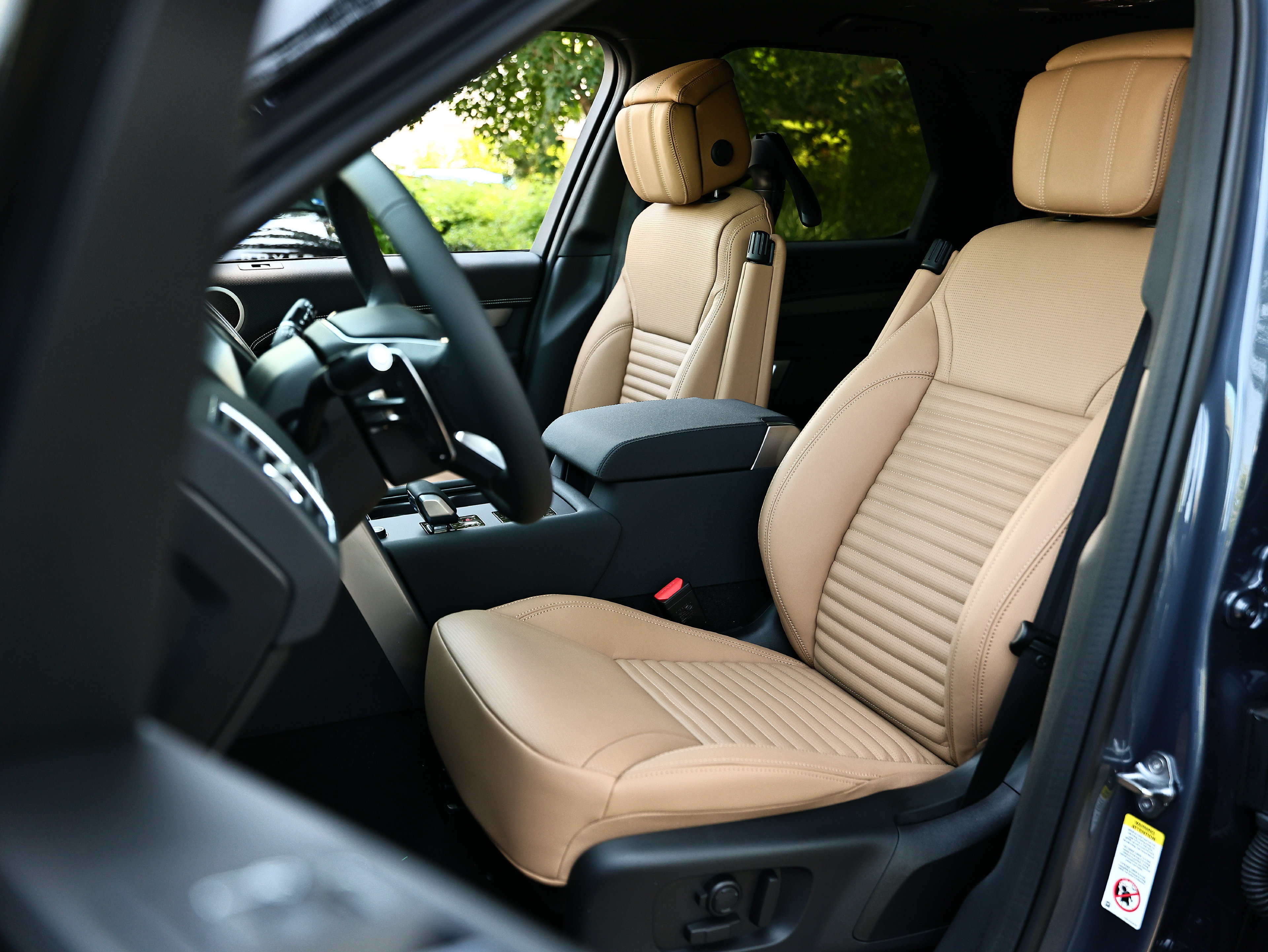 New 2026 Land Rover Discovery Limited Edition AWD/4WD image 20